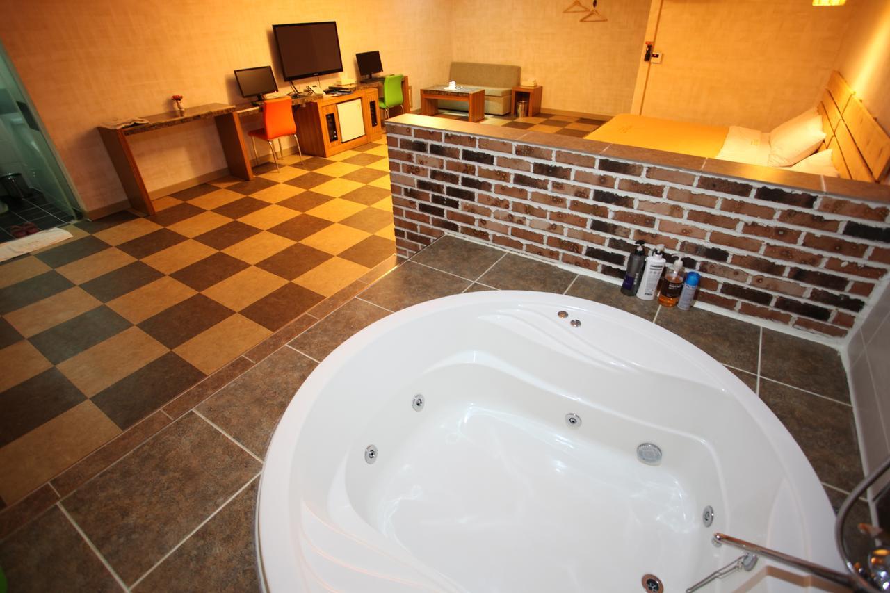 Chuncheon Myeongdong Hotel المظهر الخارجي الصورة